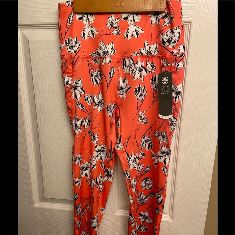 Daisy Fuentes workout leggings